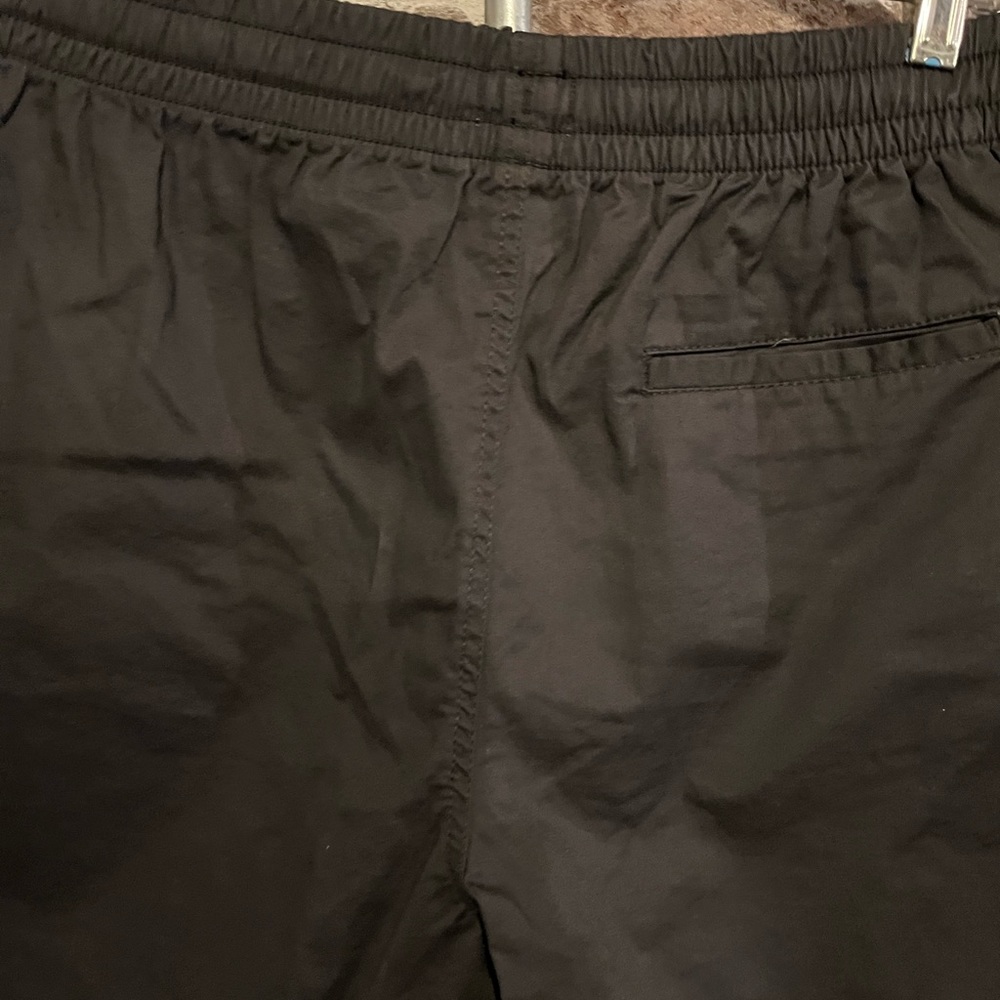 Old Navy Black Men's Shorts - Picture 4 of 8